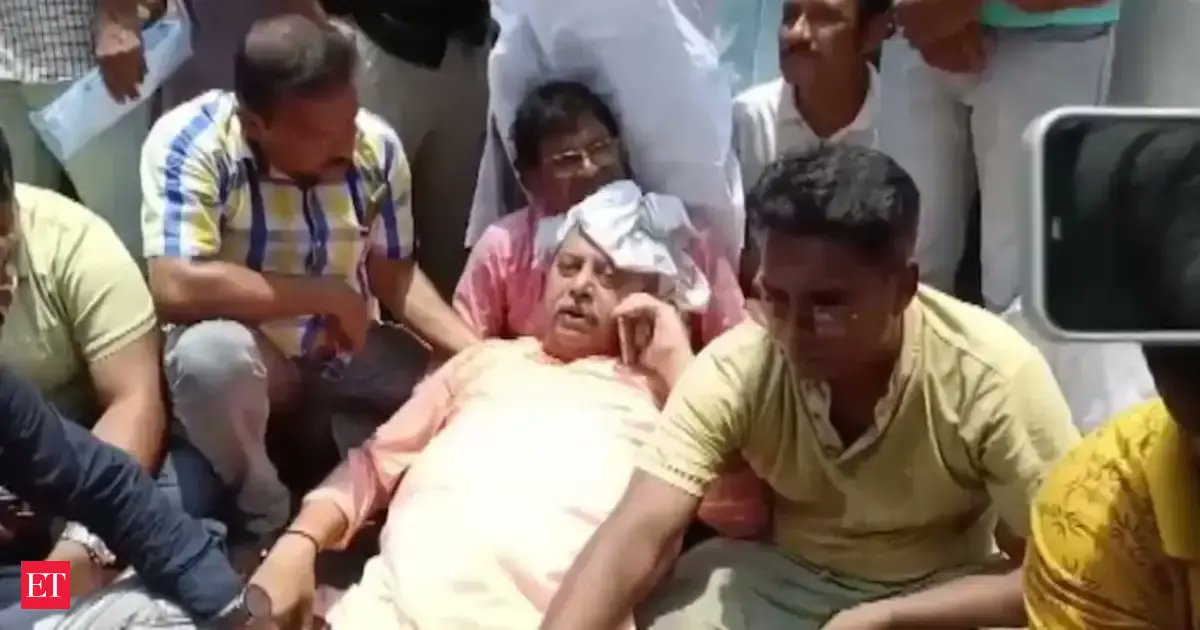 হুগলিতে তৃণমূল কংগ্রেসের সাংসদ কল্যাণ ব্যানার্জির উপর হামলা