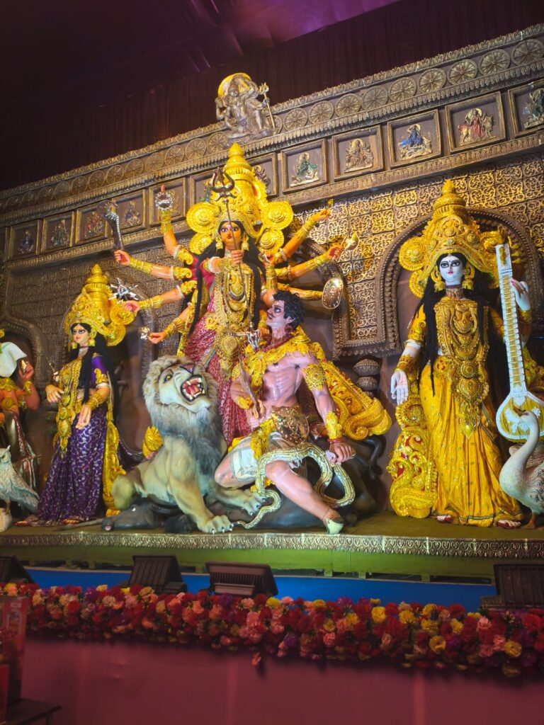 বেলুড় মঠে কুমারী পুজো, ভক্তদের ঢল