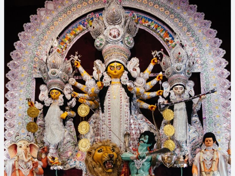 মহালয়ার আগের দিন থেকেই শুরু শারদোৎসব !