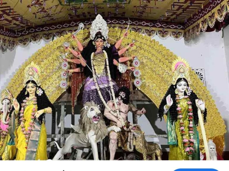 ৩৫০ বছর ধরে দশমীর দিন থেকেই দেবীর আরাধনা শুরু কমলাবাড়িতে !