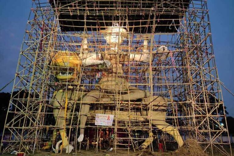 বিশ্বের সবচেয়ে বড় জগদ্ধাত্রী পুজো বাংলায় !