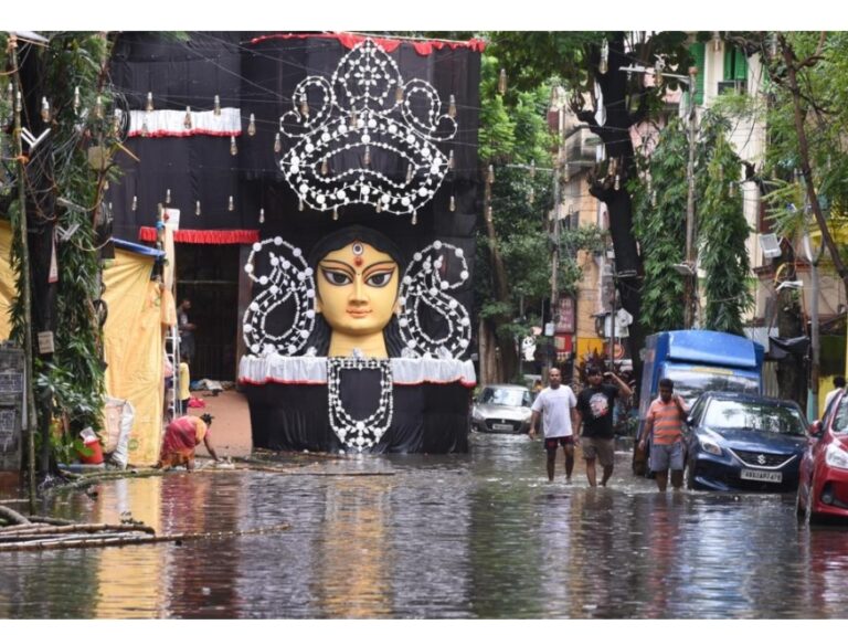লক্ষ্মী পূজোয় থামবে বৃষ্টি, একাদশী দ্বাদশীতে রেকর্ড বৃষ্টি দক্ষিণবঙ্গে
