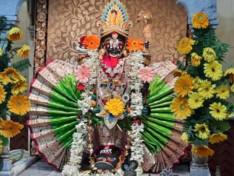 কন্যা হিসেবে দিয়েছিলেন দেখা, টালিগঞ্জের করুণাময়ী কালী মন্দিরে আজও রয়েছে রহস্য