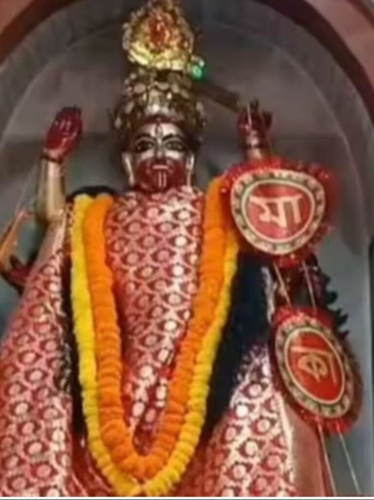 অমাবস্যার রাতে দেখা গিয়েছিল চাঁদ, কোথায় রয়েছে এই অলৌকিক কালীবাড়ি